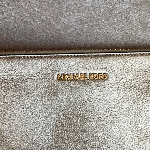 Michael Kors Gold wristlet - Picture 2 of 7